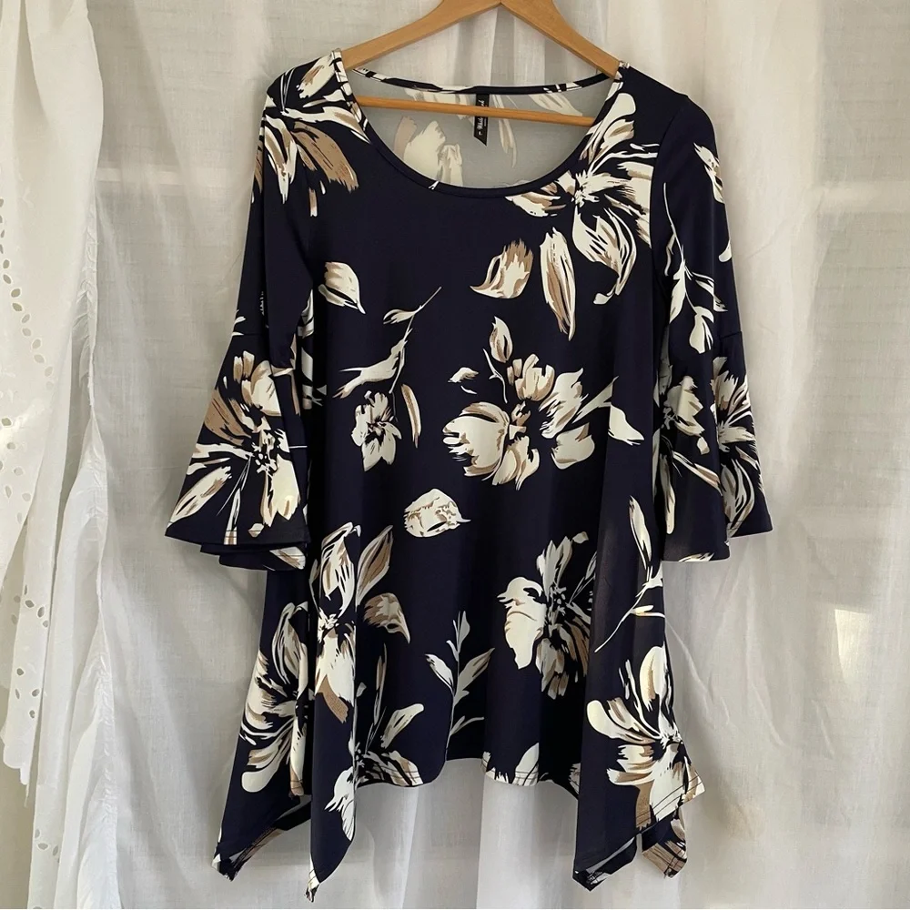 Floral Tunic, Flowy Bell Sleeves - Picture 1 of 9
